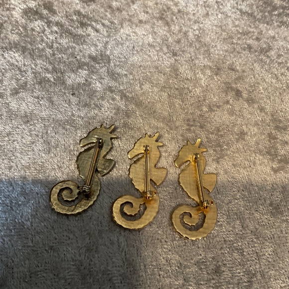 Vintage Red Seahorse Scatter Pins, Set of 3 - Picture 2 of 4